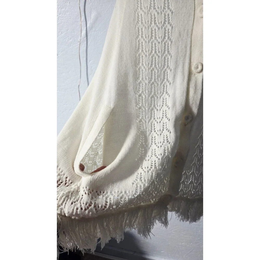 Vintage 70s Dawnelle Ivory Knit Cape/Poncho - Medium